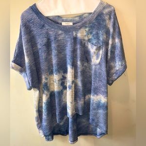 💙🤍Blue/White Cherish Top.